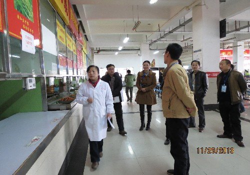加強(qiáng)食品衛(wèi)生安全,共創(chuàng)穩(wěn)定校園環(huán)境