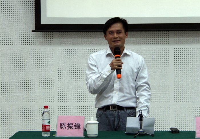 60Уc}VW(xu)ԺУѡVW(xu)ʿ(do)hڵVW(xu)Ժ־