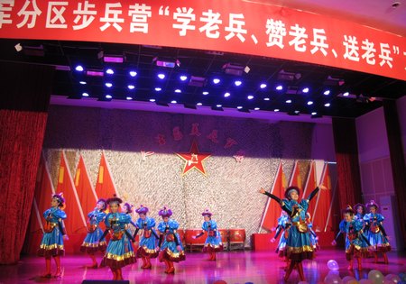 校大學生藝術團赴臺州軍分區慰問演出