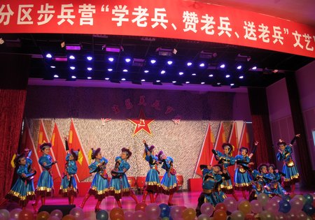 校大學生藝術團赴臺州軍分區慰問演出