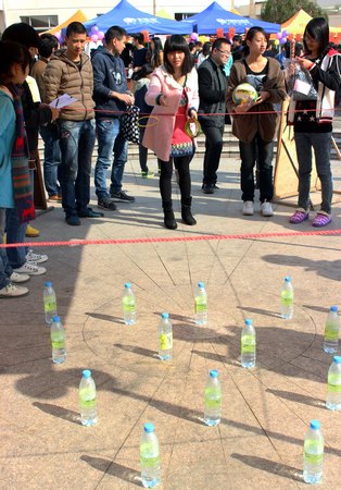 校園特賣會閑情異置物物交換