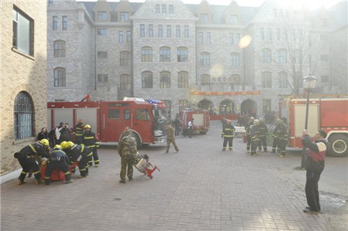 長春建筑學院舉辦“認識火災 學會逃生”消防演練活動
