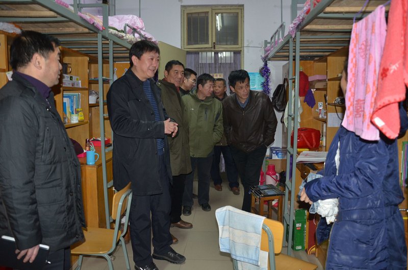 許昌學院進行學生宿舍安全大檢查