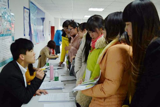 南京理工大學泰州科技學院舉辦2014屆畢業生首場招聘會