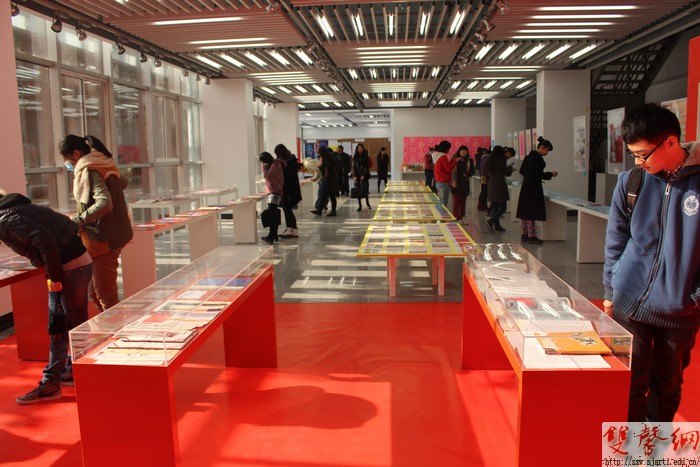 設計學院龐蕾老師舉辦“為設計而生”個展