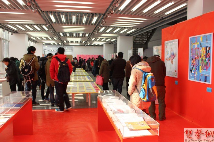 設計學院龐蕾老師舉辦“為設計而生”個展