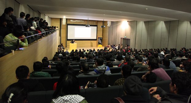 譚平作客直面名師 講述“時間 我的創作方法”