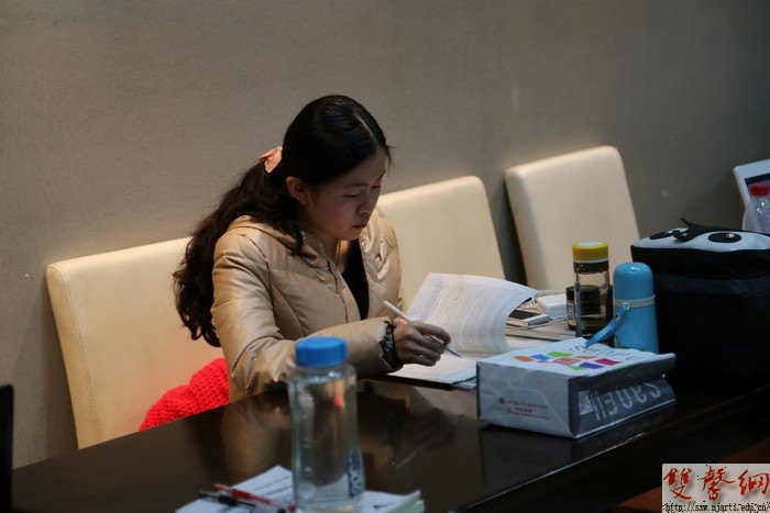 南藝學(xué)子緊張備戰(zhàn)四六級 誠信考試爭取最優(yōu)成績