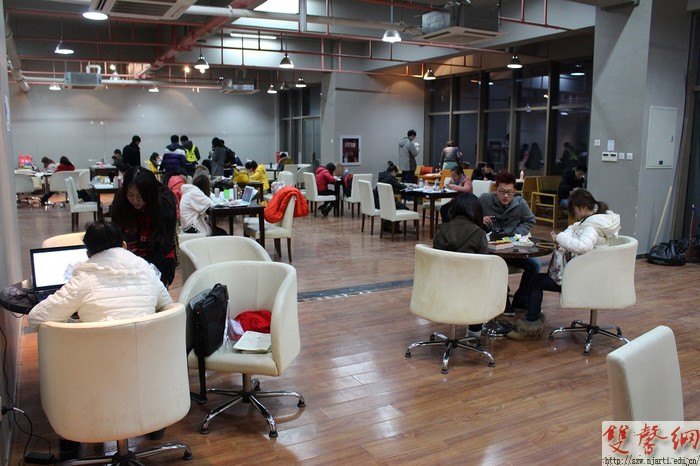 南藝學(xué)子緊張備戰(zhàn)四六級 誠信考試爭取最優(yōu)成績