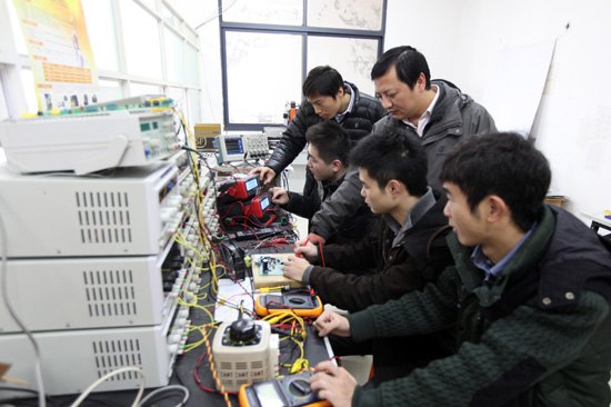 南京理工大學泰州科技學院在2013年全國大學生電子設計競賽中喜獲佳績