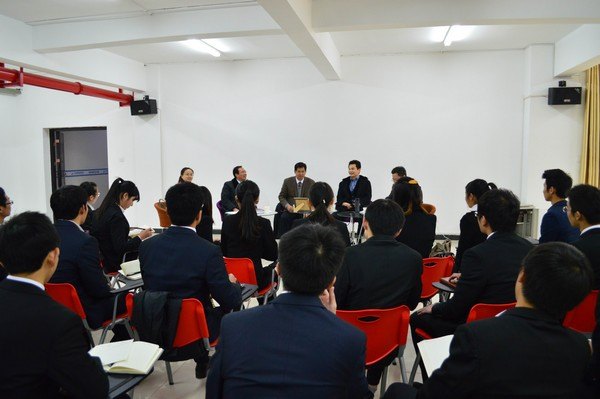 校長王存文與“企業佳班”學生座談