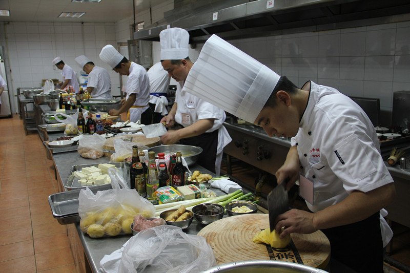 東華大學在第二屆中國高校烹飪技術大賽中獲多項團體及個人獎項