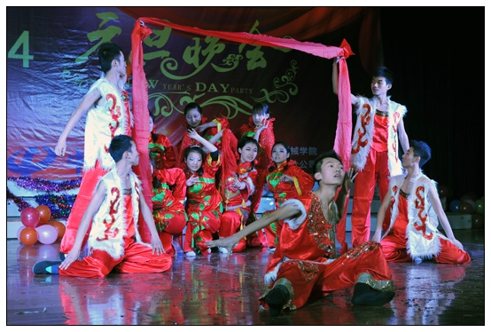 機(jī)械學(xué)院舉辦“中國(guó)夢(mèng)、機(jī)械夢(mèng)、我的夢(mèng)”2014元旦晚會(huì)