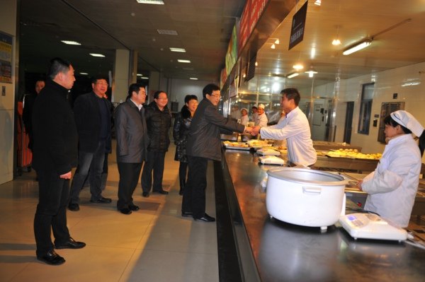 元旦前夕院領導親切慰問師生員工