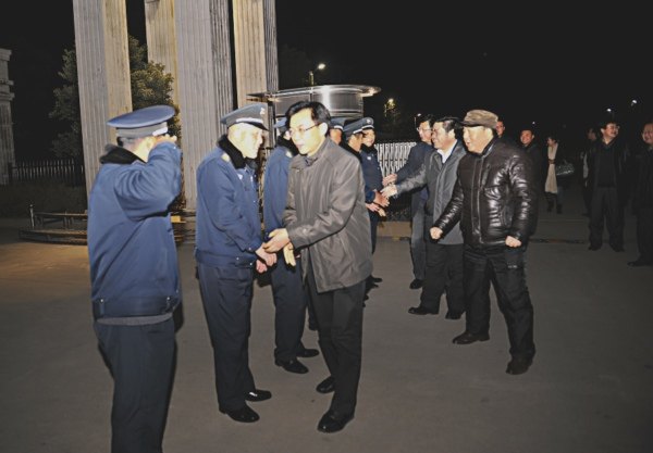 元旦前夕院領導親切慰問師生員工