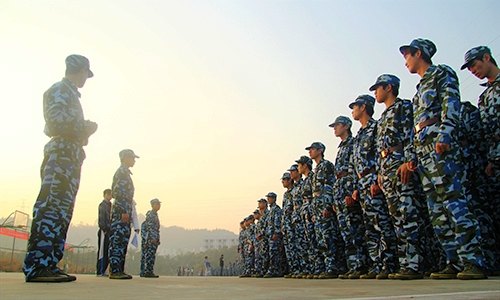 無磨練不青春     2013級學生進行“冬訓”