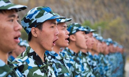 校園迷彩   砥礪青春