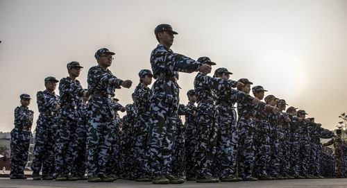 校園迷彩   砥礪青春