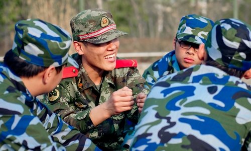 校園迷彩   砥礪青春