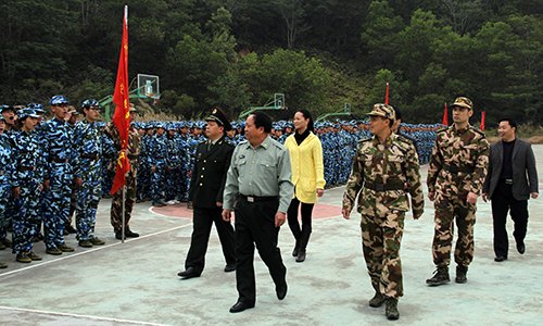 趙日興副書記檢查新生軍訓情況