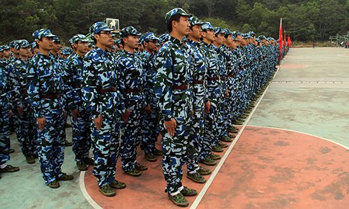 趙日興副書記檢查新生軍訓情況