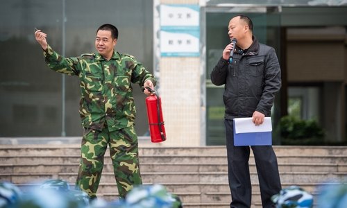 趙日興副書記檢查新生軍訓情況