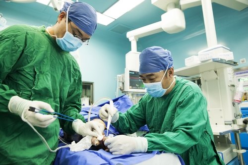 長海醫院燒傷外科成功實施國內首例“水刀”清創手術