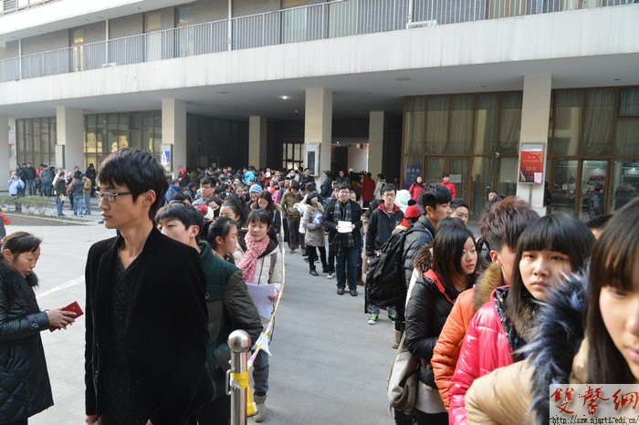 【圖片新聞】直擊南藝藝考報(bào)名現(xiàn)場(chǎng)