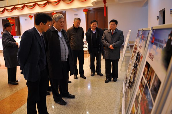 南京大學(xué)召開慶祝浦口校區(qū)啟用20周年暨金陵學(xué)院成立15周年座談會(huì)