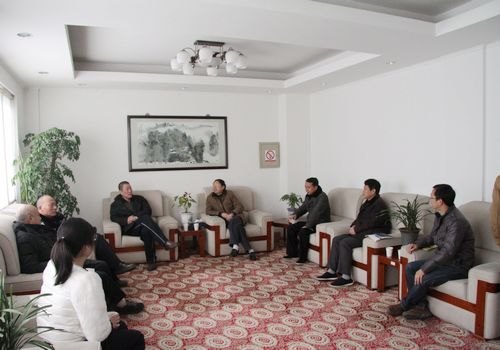 市警衛(wèi)局領(lǐng)導(dǎo)來校檢查指導(dǎo)假前校園安全穩(wěn)定工作