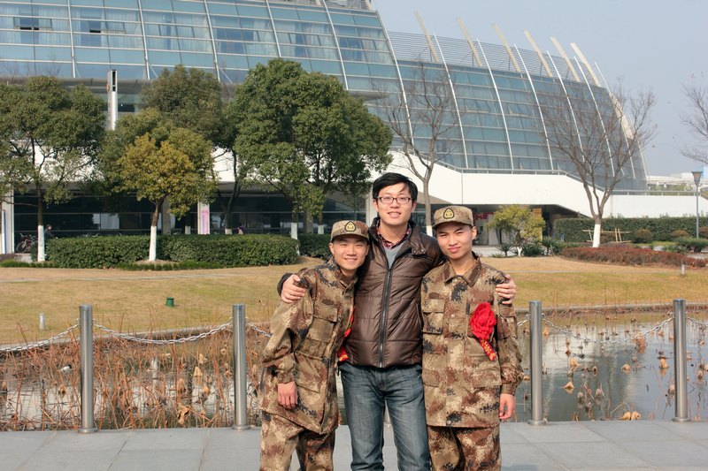 東華大學輔導員王喬松榮獲“2013上海高校輔導員年度人物”稱號