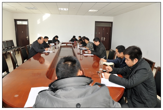 黨委中心組召開專題學習會