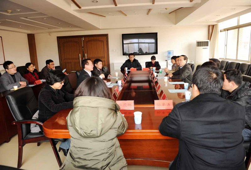 青島科技大學(xué)橡塑材料與工程教育部重點實驗室考察團來校考察