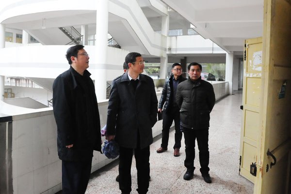 校領導檢查新學期開學首日上課情況