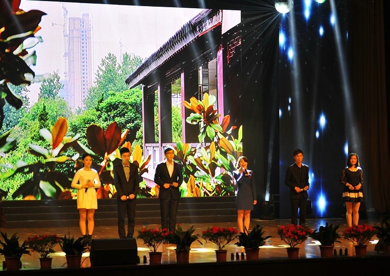 南京大學(xué)浦口校區(qū)啟用20周年暨金陵學(xué)院成立15周年慶祝晚會(huì)隆重舉行