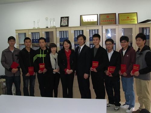 計算機科學系學子助力惠州市“兩會”邁入“無紙化”