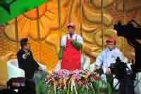 “煙臺大學餐廳保潔員吃剩飯引發全民節約思考”入選2013年度十大三農新聞事件