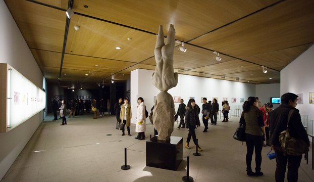 無形的手 聚焦策展:CAFAM雙年展“無形的手:策展作為立場”開幕