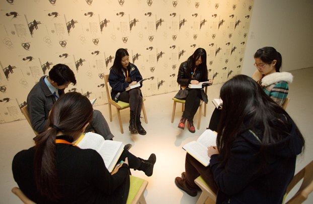 無形的手 聚焦策展:CAFAM雙年展“無形的手:策展作為立場”開幕