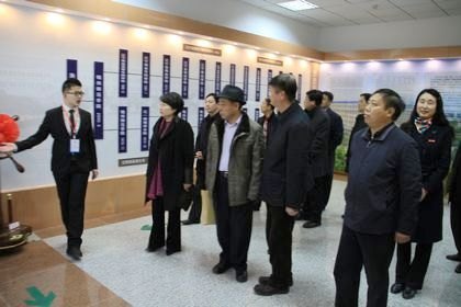 校史館落成開館 迎來首批參觀者