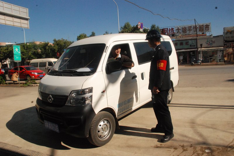 【校園安保快訊 】繃緊防恐警弦,力保校園安寧