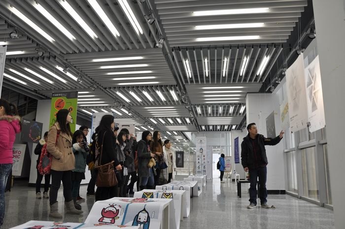 設(shè)計(jì)學(xué)院舉辦“讀圖時代--平面設(shè)計(jì)課程展”