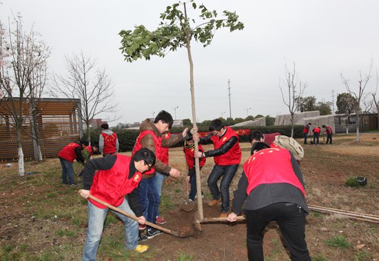 植樹節為校園添抹新綠