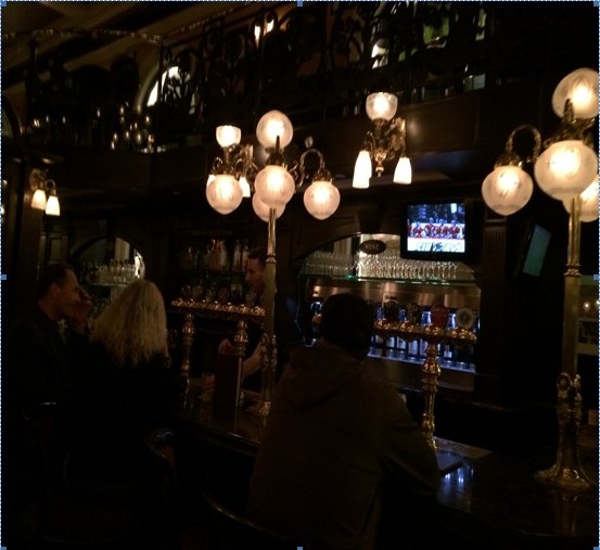 【加拿大中國青年領袖訓練營報道四十三】酒吧文化之“醉翁之意不在酒”