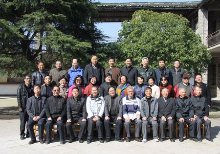 校關工委成員探訪考察辦學舊址