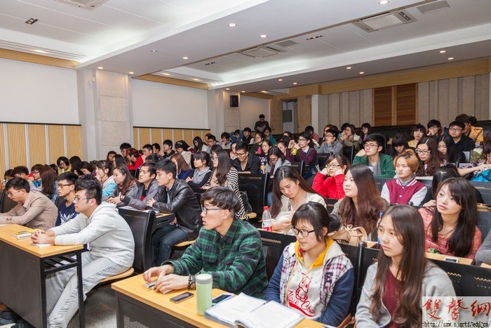 青共校舉辦《溝通與協(xié)調(diào)中的科學(xué)和藝術(shù)》專題講座