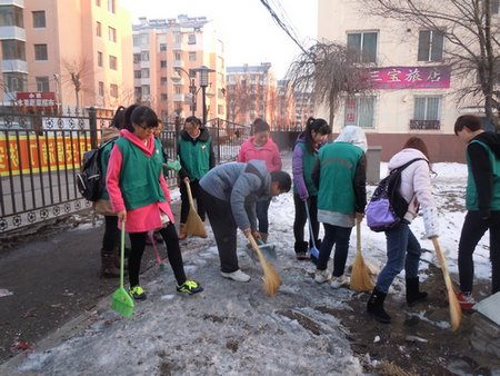 弘揚雷鋒精神 服務社區群眾弘揚雷鋒精神 服務社區群眾