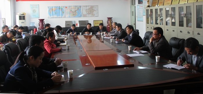 院長陳建國主持召開教職工代表座談會