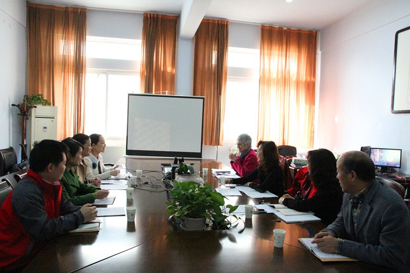 荷蘭學院專家來許昌學院進行中加合作辦學專業評估