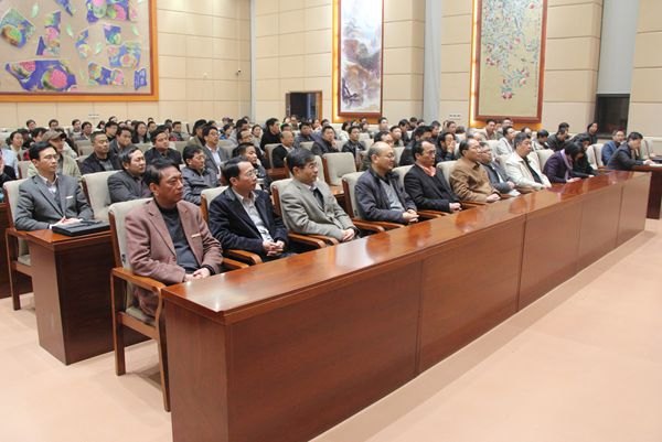 景德鎮(zhèn)陶瓷學(xué)院領(lǐng)導(dǎo)班子調(diào)整  江偉輝同志任景德鎮(zhèn)陶瓷學(xué)院院長、黨委副書記